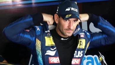Primer plano de Ardusso en boxes.