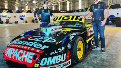 Ardusso con Medina y el Chevrolet.