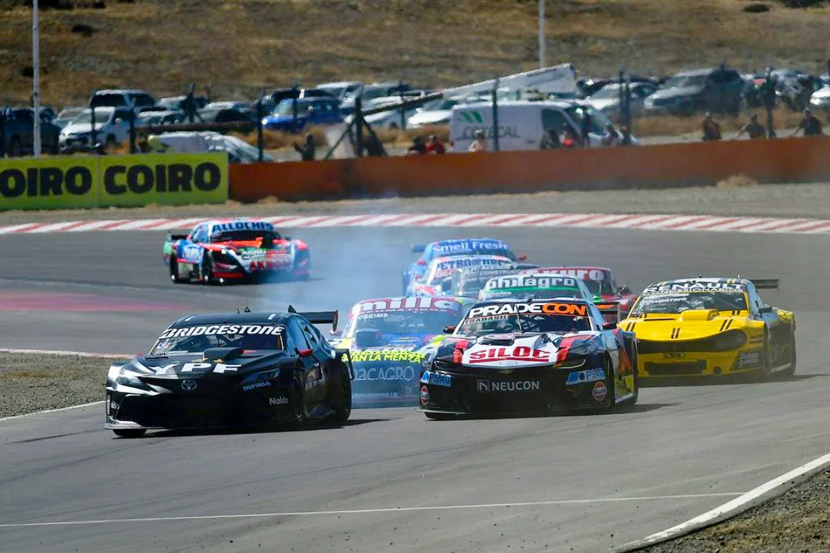 Pelotón de autos de TC