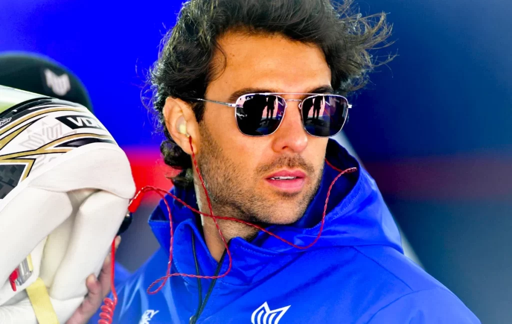 Urcera con lentes en el box