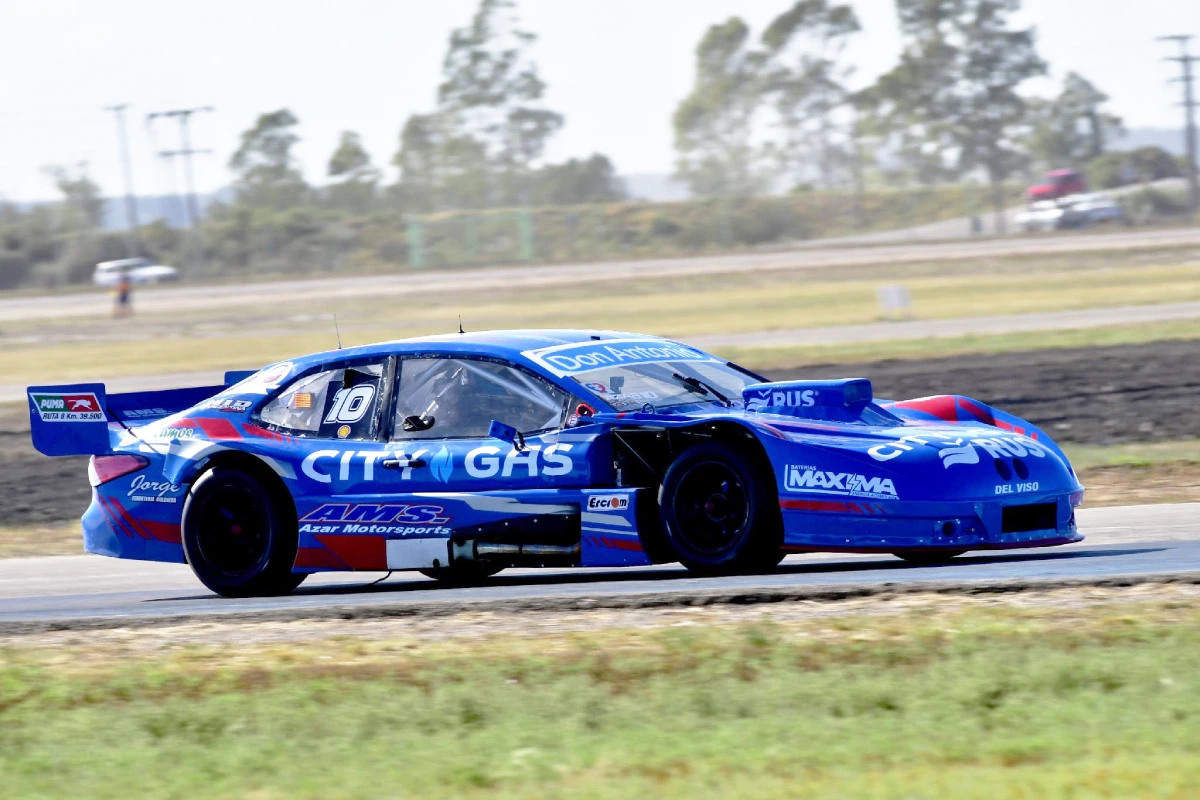 El Toyota Camry de Diego Azar en Viedma.