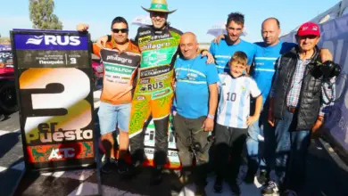 Castellano festeja con el equipo