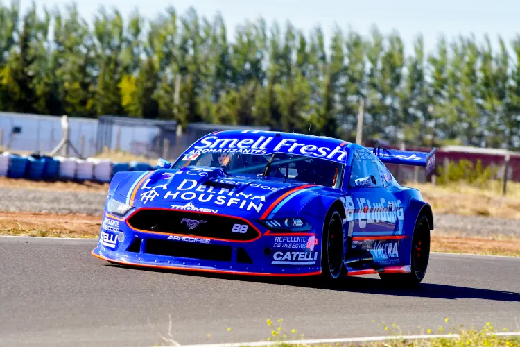Mustang en la pista