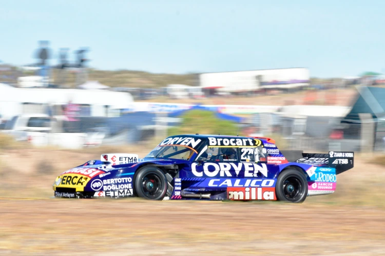 Ford de Manu Urcera en Neuquén.