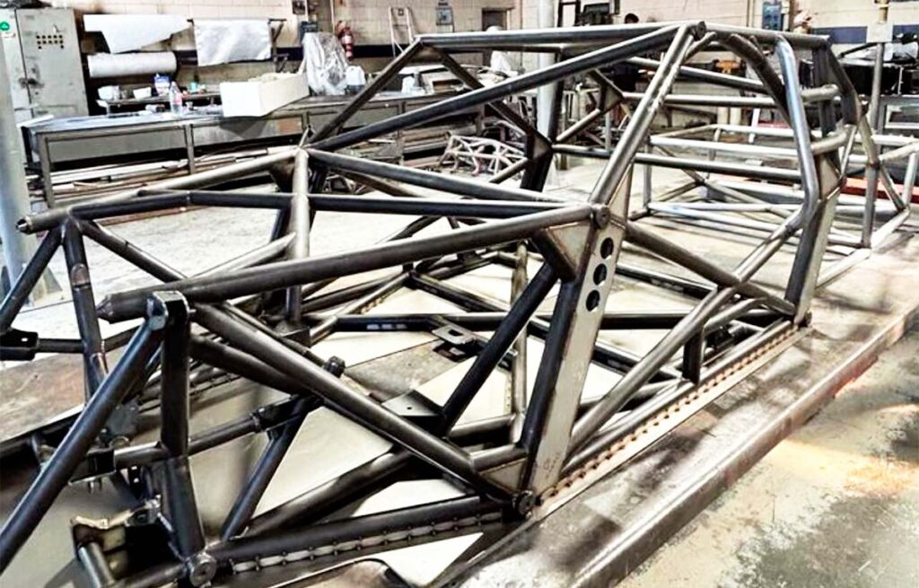 Estructura del Mustang de Santero.