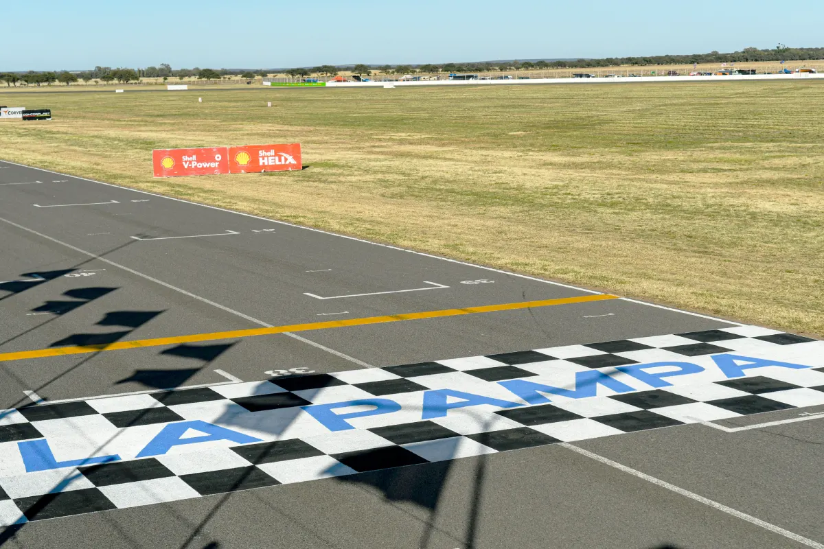 Linea de Meta del Autódromo de Toay.