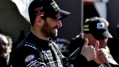 Ardusso levanta un dedo y sonríe