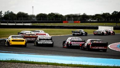 Autos de TC desde atrás.