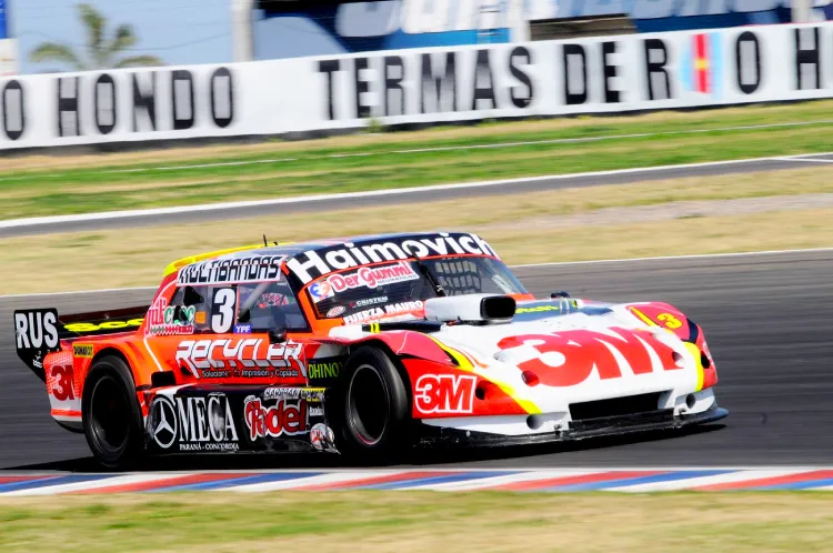 Ford de Werner en la pista