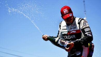 Mazzacane festejando.