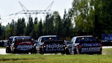 Camionetas desde atrás.