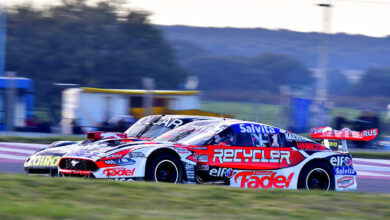 Werner girando con el Mustang.