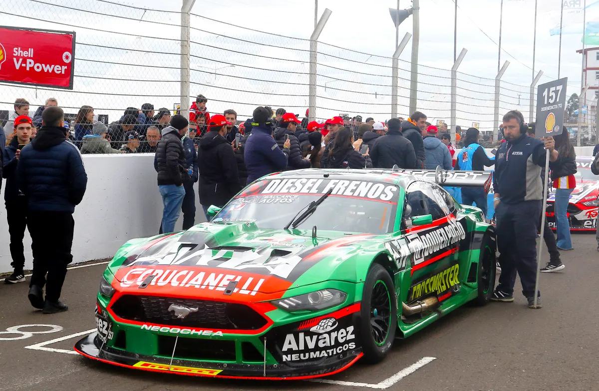 Ford Mustang de Juan Bautista De Benedictis en la grilla de Concepción.