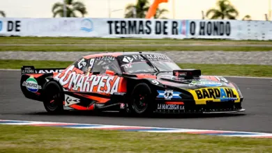 Dodge de Lucas Valle disputando la clasificación del TC Pista en Termas.