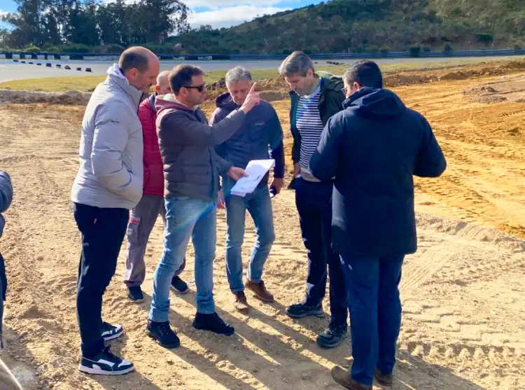 Pilotos hablando en Balcarce