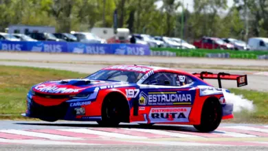 Camaro sobre el pianito