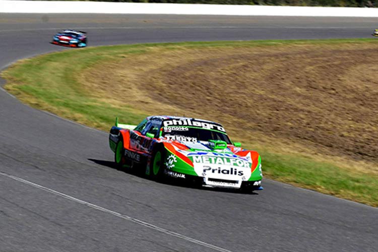 Dodge de Castellano en Rafaela. 