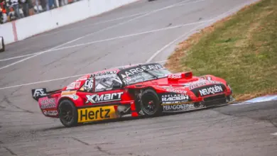 Chevrolet doblando en la curva