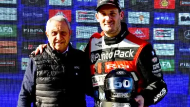 Mangoni con un premio