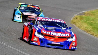 Quijada con el Camaro.