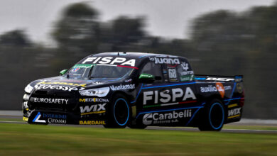 Santero con su Toyota Hilux.