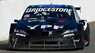 Camry de frente