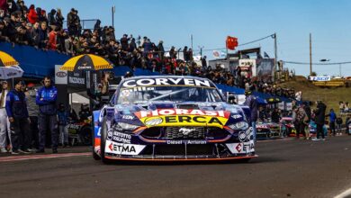 Mustang de Urcera en boxes.