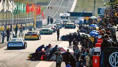 Los autos de TC saliendo a pista en Posadas.