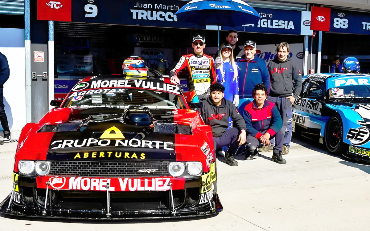 Dodge Challenger de Juan Martín Trucco junto al Di Meglio Motorsport.