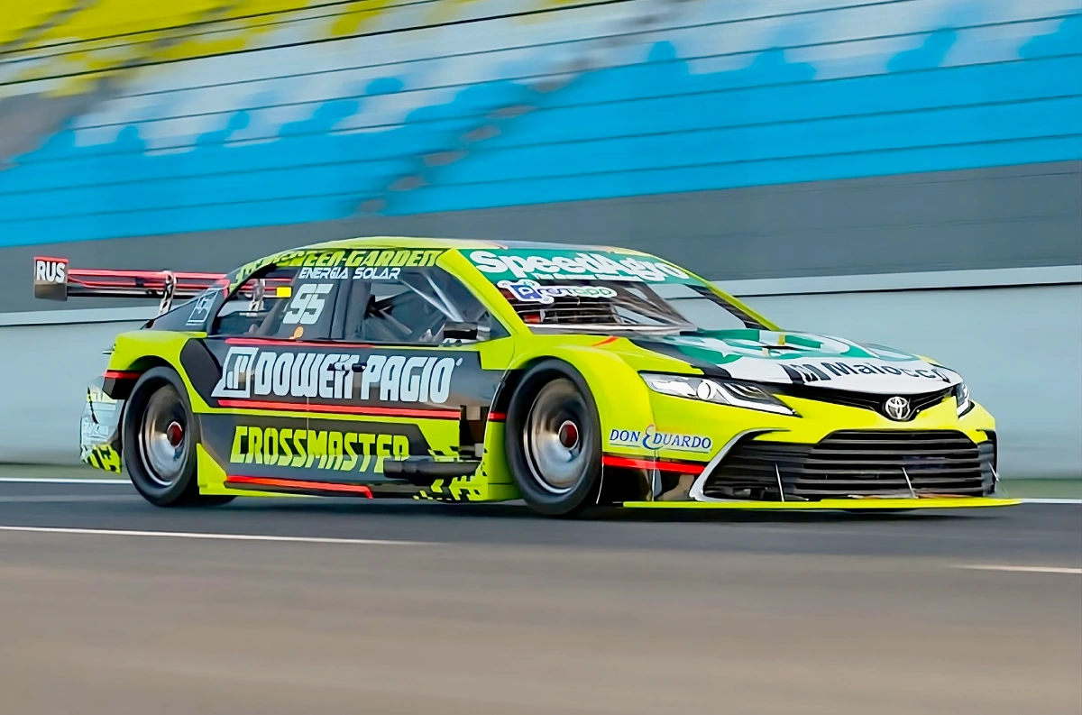 Toyota Camry de Nueva Generación de Agustín Martínez.