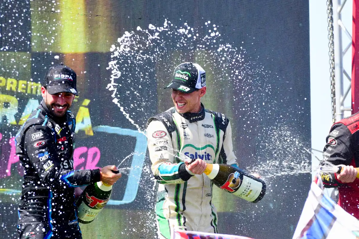 Ciantini festeja en el podio