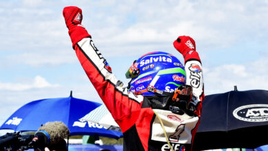Werner celebrando.