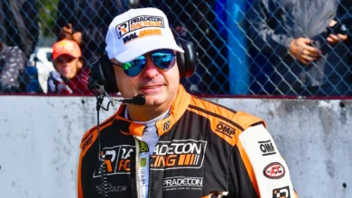 Jaime mira sonriente