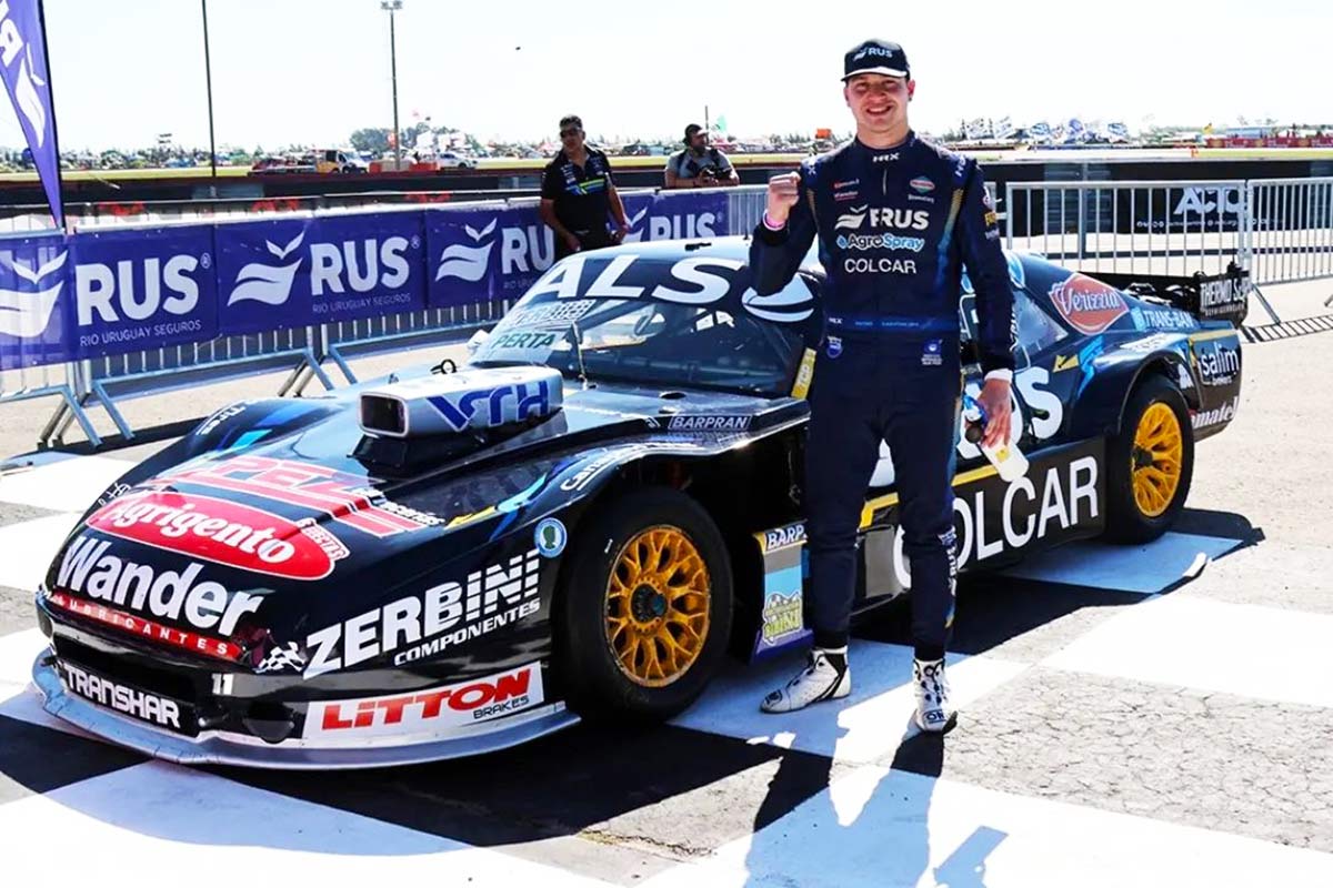 Canapino junto a la Chevy.