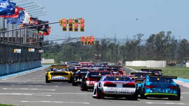 Pelotón de autos de TC.