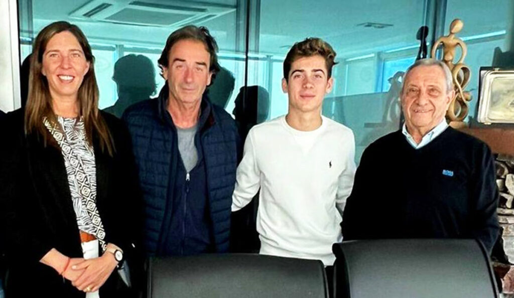 Colapinto junto a mazzacane.