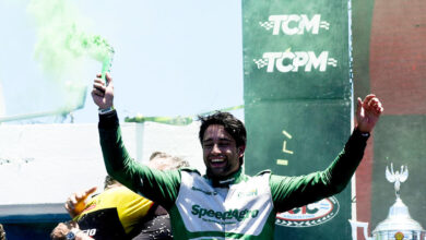 Faín festejando.