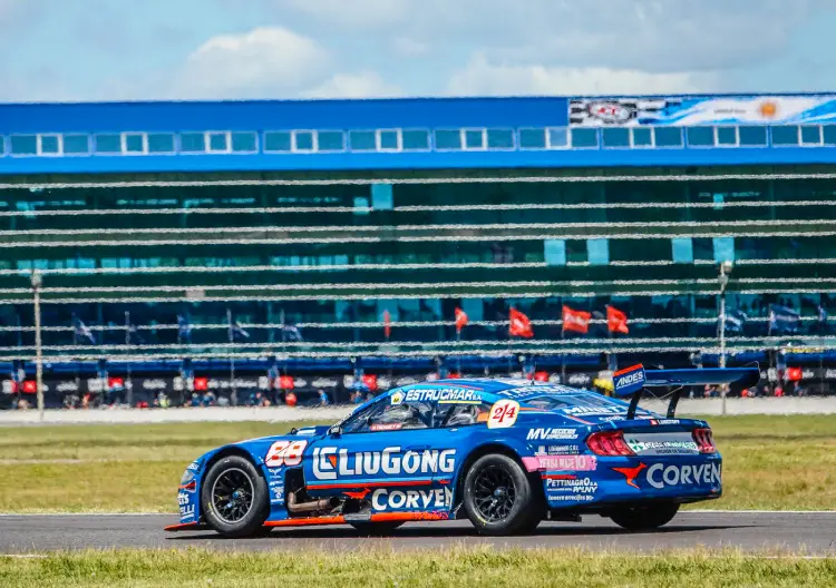 Mustang en la pista