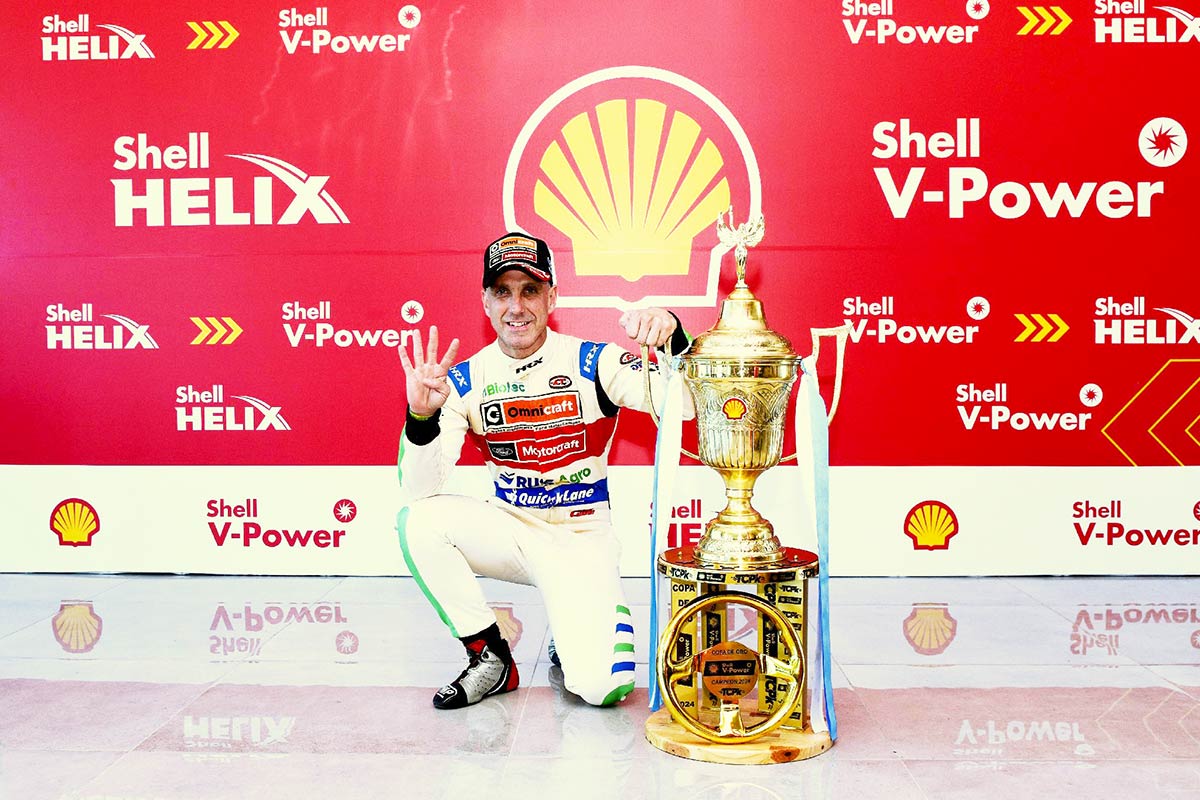 Gianini con la Copa Shell de TC Pick Up 2024.