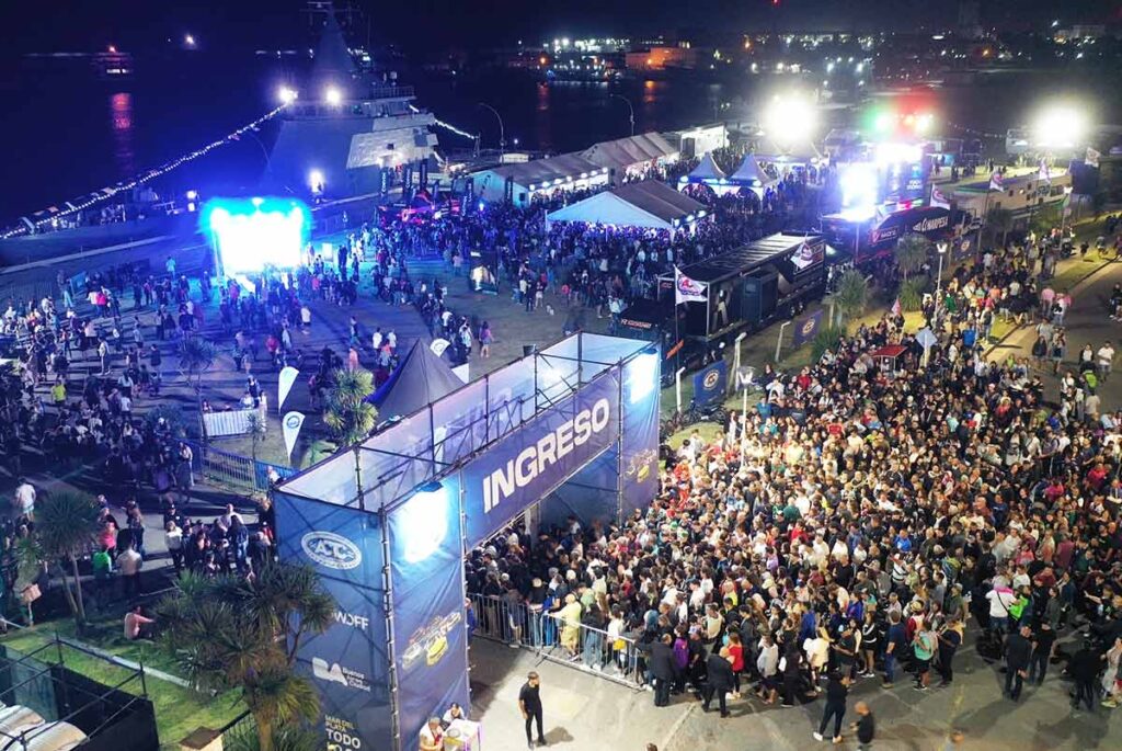 Público en el evento de la ACTC. 