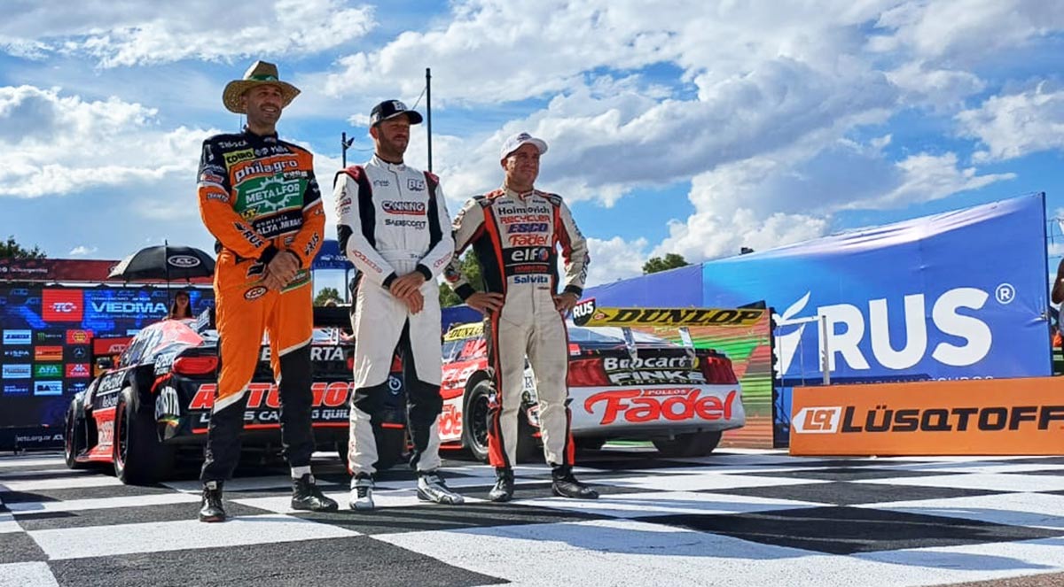 Canapino, Werner y Castellano posando.