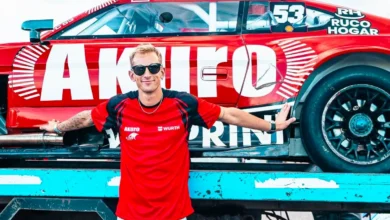 Catalán Magni con el auto