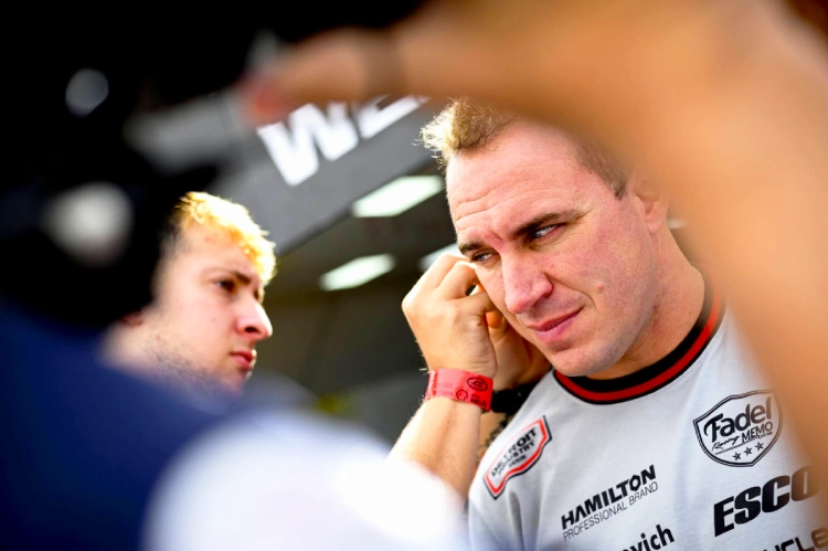 Mariano Werner en los boxes de TC.