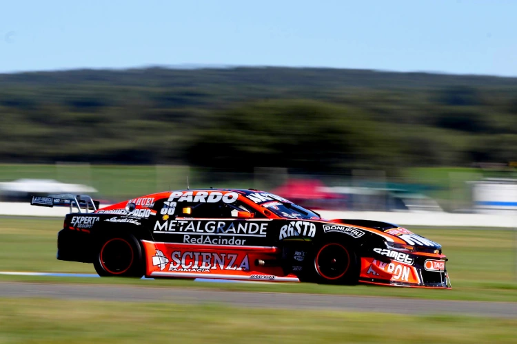 Camaro en la pista