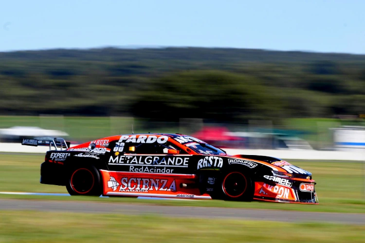 Camaro en la pista