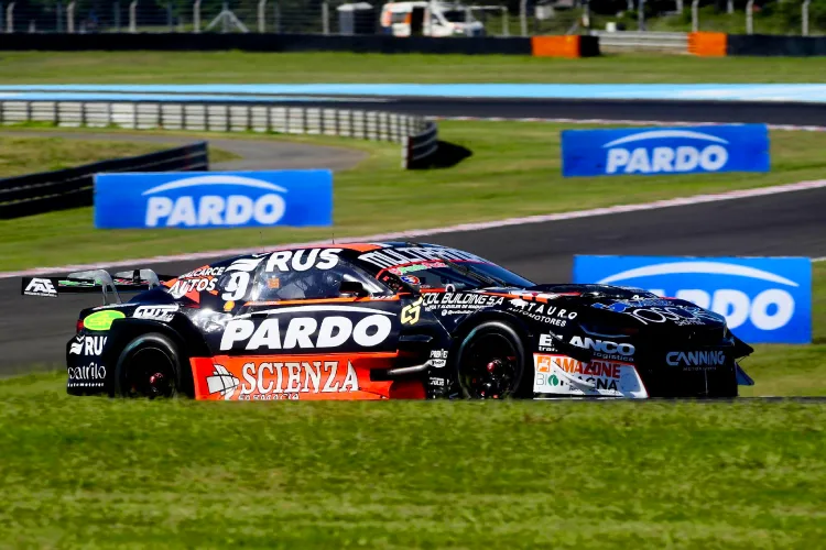 Camaro en la pista