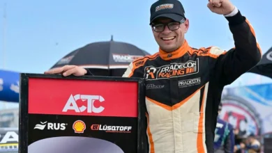 Landa levanta el brazo