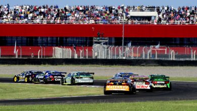 Pelotón de TC desde atrás.