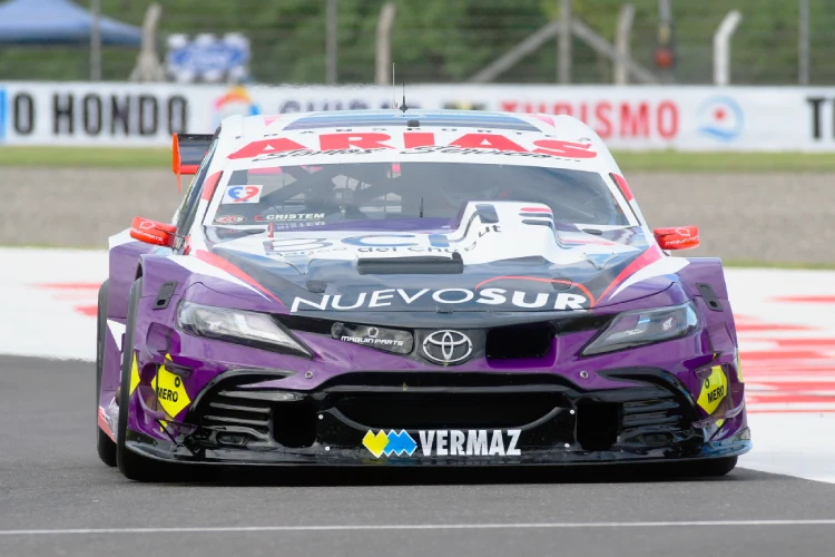 Toyota de TC de Agrelo en pista.