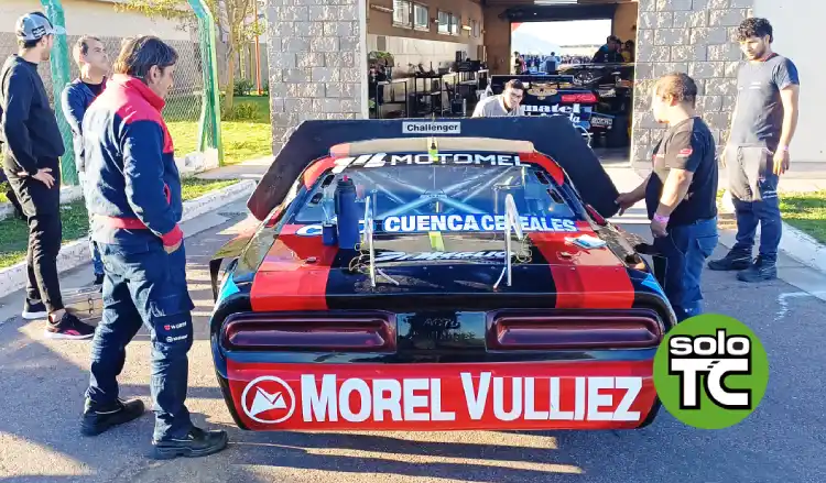 La Técnica de la ACTC mide el Dodge Challenger de TC de Trucco.